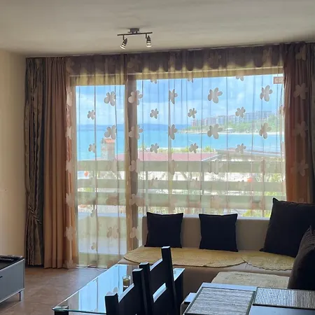 Apartment на морето
